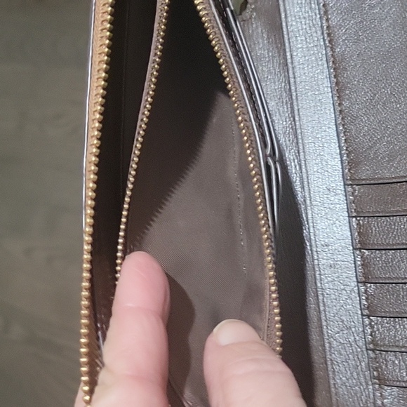 Tory Burch Wallet - Picture 6 of 8